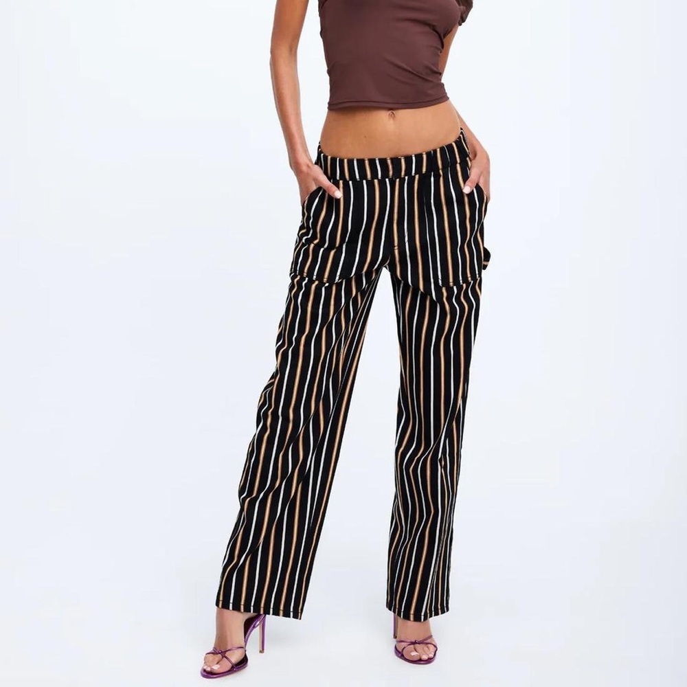 Lioness Fountain Tailored in Onyx Stripe